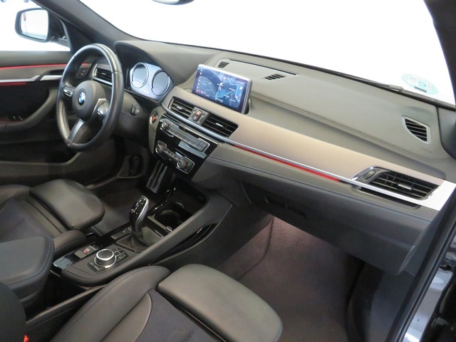 BMW X2 sDrive18d color Gris. Año 2021. 110KW(150CV). Diésel. En concesionario Lugauto S.A. de Lugo