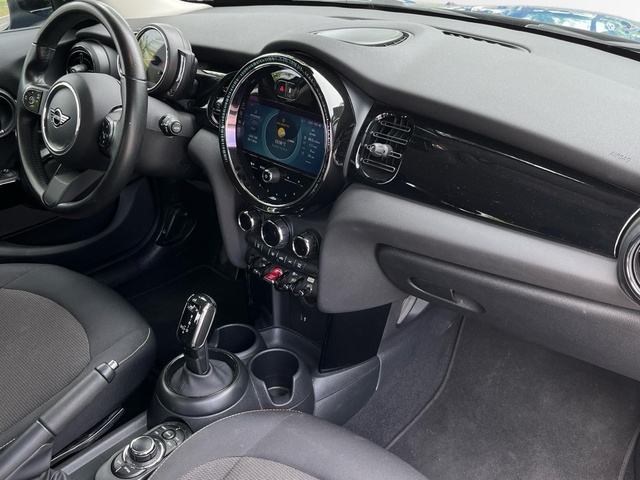 fotoG 7 del MINI MINI Cooper 5 Puertas 100 kW (136 CV) 136cv Gasolina del 2023 en Murcia