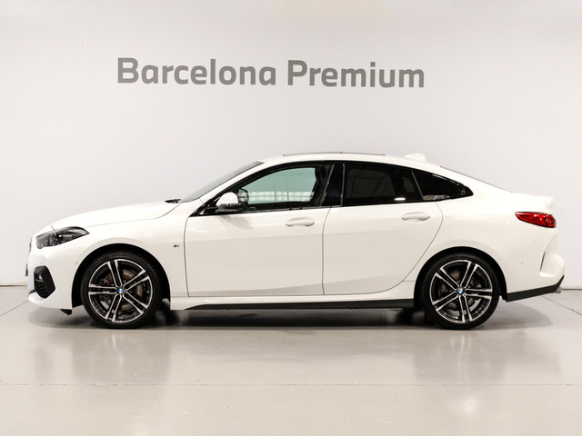 BMW Serie 2 220d Gran Coupe color Blanco. Año 2024. 140KW(190CV). Diésel. En concesionario Barcelona Premium -- GRAN VIA de Barcelona