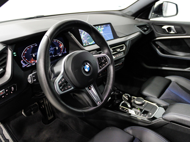 BMW Serie 2 220d Gran Coupe color Blanco. Año 2024. 140KW(190CV). Diésel. En concesionario Barcelona Premium -- GRAN VIA de Barcelona