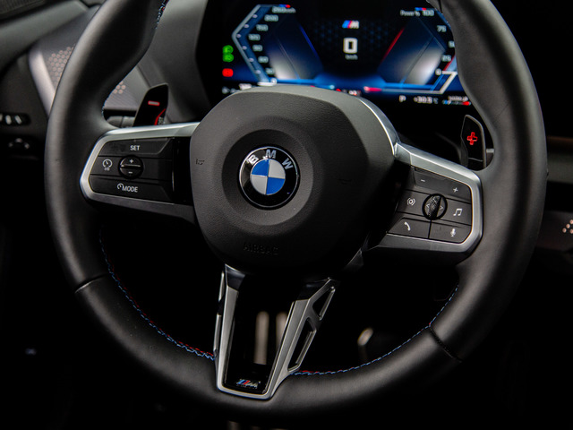 BMW Serie 1 M135i color Gris. Año 2024. 221KW(300CV). Gasolina. En concesionario Móvil Begar Alicante de Alicante