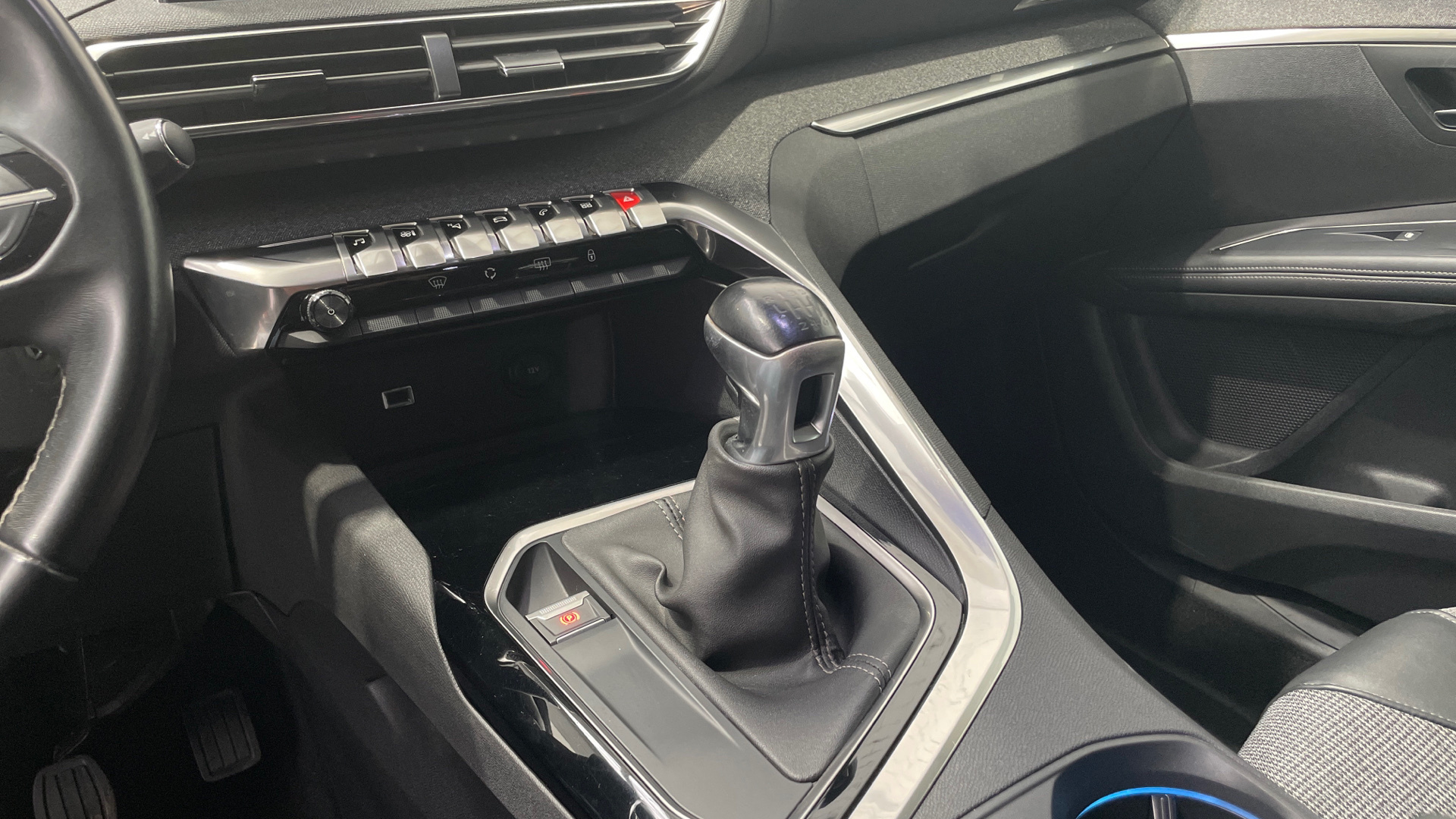 Peugeot 5008 BlueHDI 130 - 17