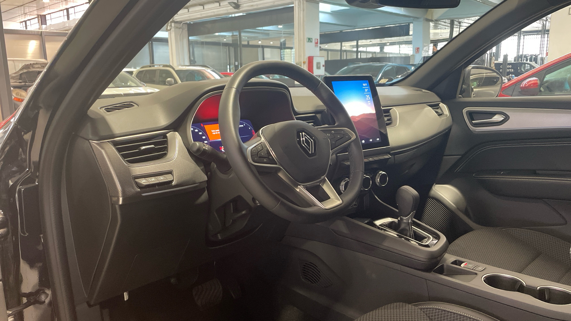 Renault Arkana E-Tech 145 - 8