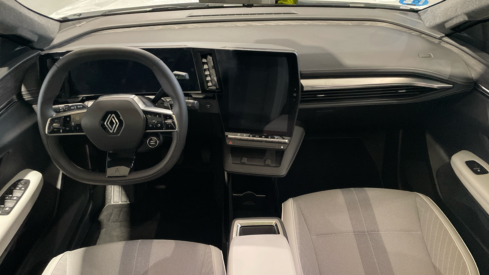 Renault Scenic E-Tech 218 - 7