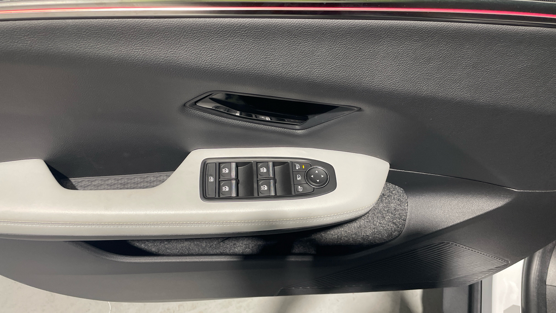 Renault Scenic E-Tech 218 - 9