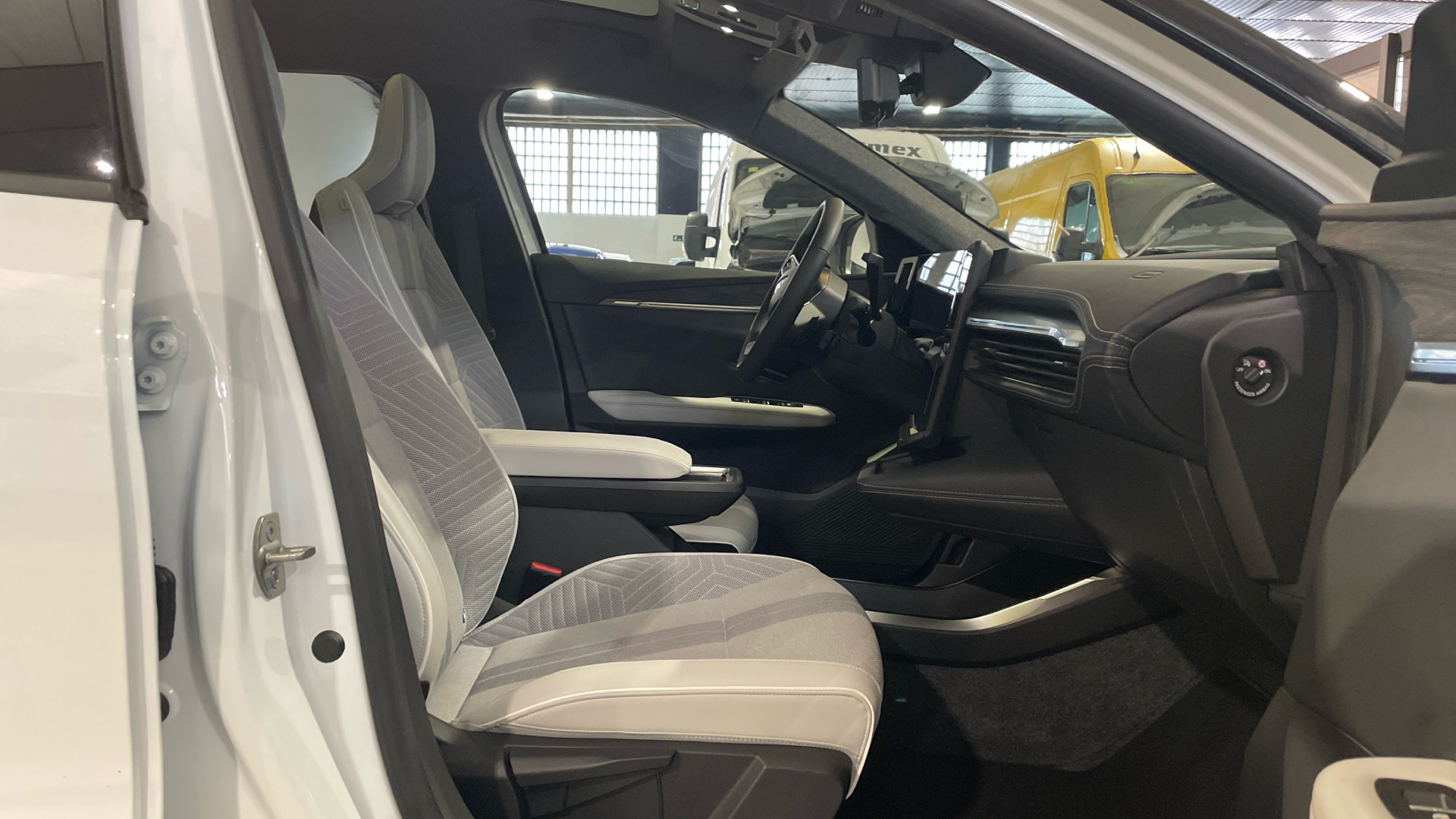 Renault Scenic E-Tech 218 - 13