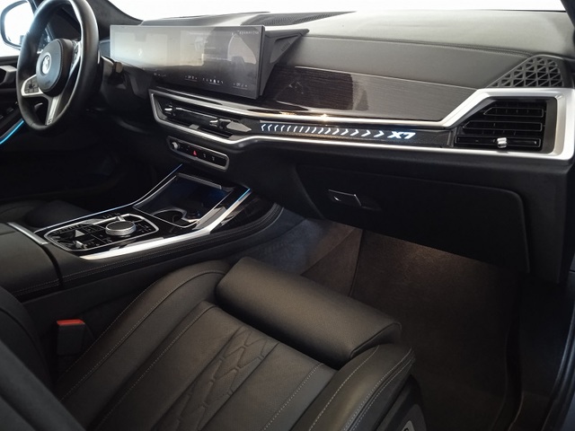 BMW X7 xDrive40d color Gris. Año 2025. 259KW(352CV). Diésel. En concesionario Albamocion S.L. ALBACETE de Albacete