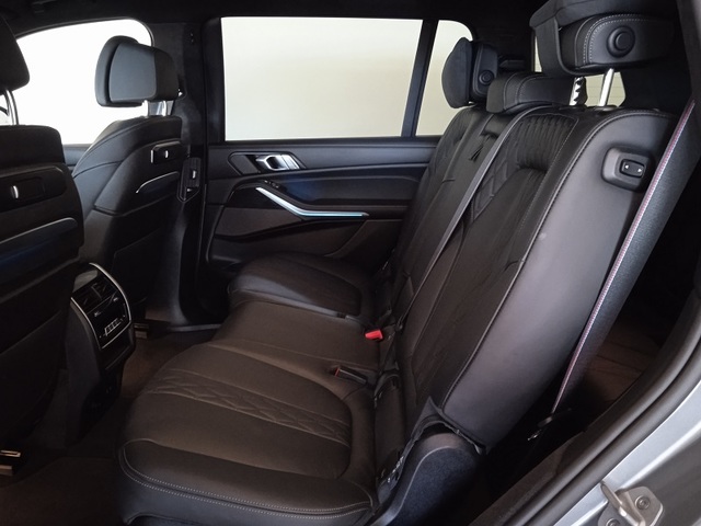 BMW X7 xDrive40d color Gris. Año 2025. 259KW(352CV). Diésel. En concesionario Albamocion S.L. ALBACETE de Albacete