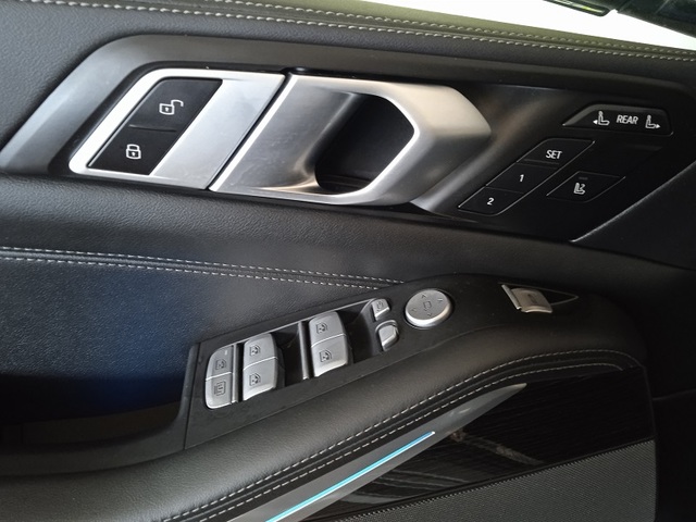 BMW X7 xDrive40d color Gris. Año 2025. 259KW(352CV). Diésel. En concesionario Albamocion S.L. ALBACETE de Albacete