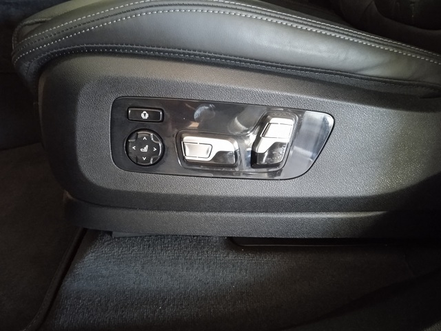 BMW X7 xDrive40d color Gris. Año 2025. 259KW(352CV). Diésel. En concesionario Albamocion S.L. ALBACETE de Albacete