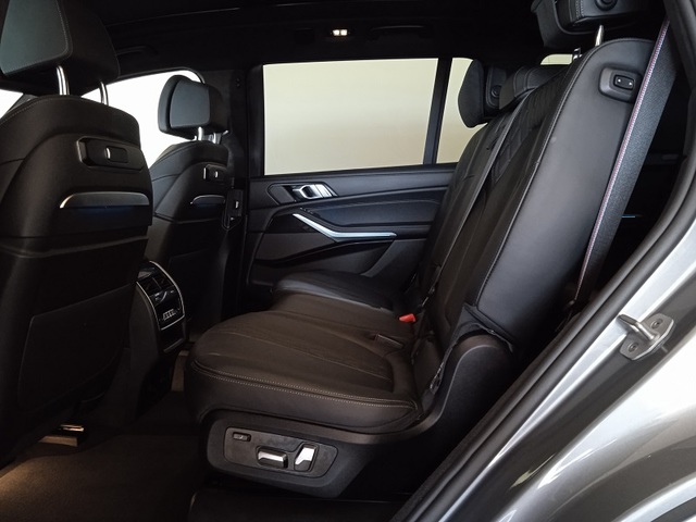 BMW X7 xDrive40d color Gris. Año 2025. 259KW(352CV). Diésel. En concesionario Albamocion S.L. ALBACETE de Albacete