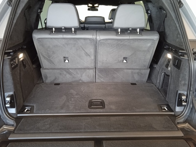 BMW X7 xDrive40d color Gris. Año 2025. 259KW(352CV). Diésel. En concesionario Albamocion S.L. ALBACETE de Albacete