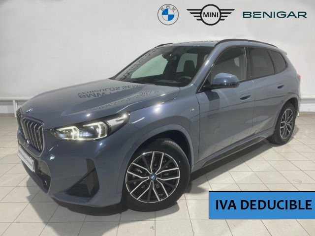 BMW iX1 xDrive30 color Gris. Año 2023. 230KW(313CV). Eléctrico. En concesionario Hispamovil Elche de Alicante