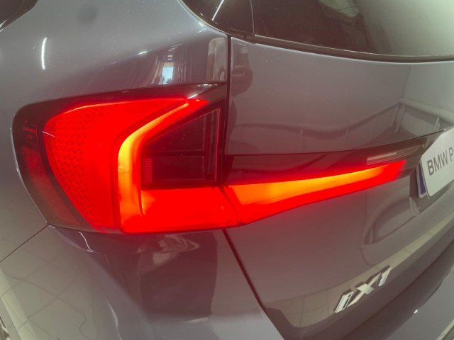 BMW iX1 xDrive30 color Gris. Año 2023. 230KW(313CV). Eléctrico. En concesionario Hispamovil Elche de Alicante
