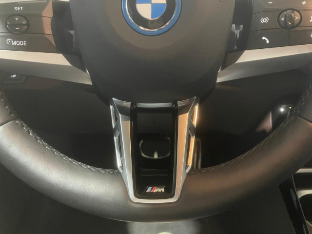 BMW iX1 xDrive30 color Gris. Año 2023. 230KW(313CV). Eléctrico. En concesionario Hispamovil Elche de Alicante
