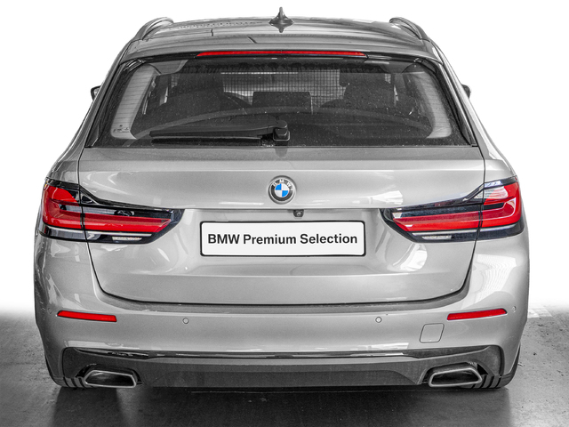 BMW Serie 5 530d Touring color Gris. Año 2025. 210KW(286CV). Diésel. En concesionario Caetano Cuzco, Alcalá de Madrid