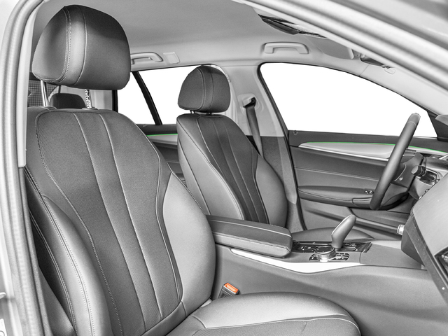 BMW Serie 5 530d Touring color Gris. Año 2025. 210KW(286CV). Diésel. En concesionario Caetano Cuzco, Alcalá de Madrid