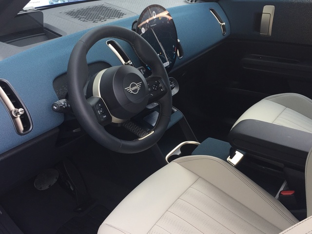 fotoG 16 del MINI MINI Countryman D 120 kW (163 CV) 163cv Diésel del 2024 en Cantabria