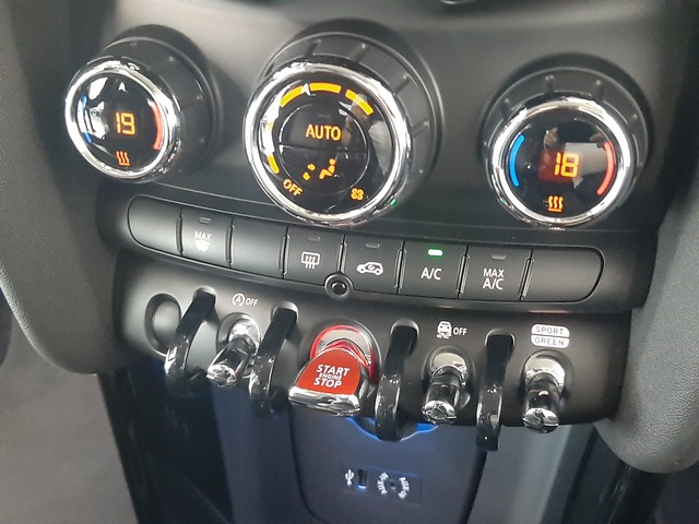 fotoG 24 del MINI MINI 3 Puertas Cooper 100 kW (136 CV) 136cv Gasolina del 2018 en Valencia