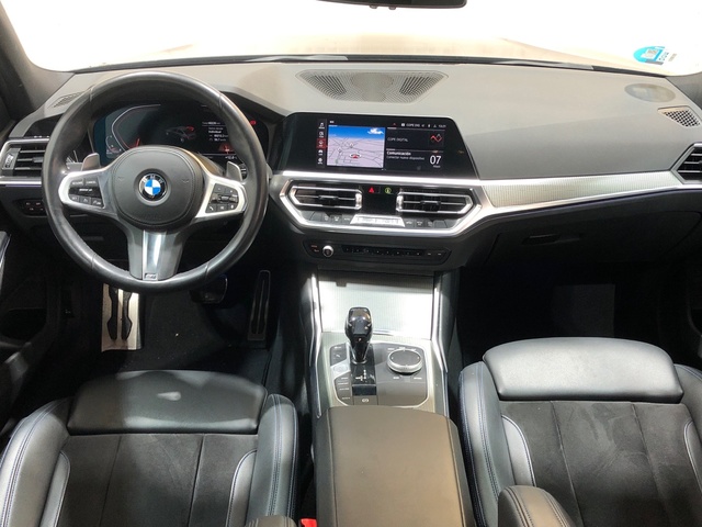BMW Serie 3 320d color Gris. Año 2021. 140KW(190CV). Diésel. En concesionario Movilnorte El Plantio de Madrid