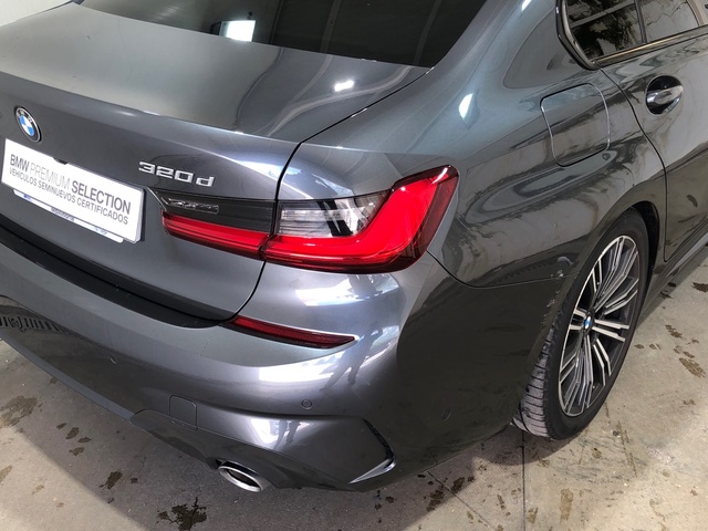 BMW Serie 3 320d color Gris. Año 2021. 140KW(190CV). Diésel. En concesionario Movilnorte El Plantio de Madrid