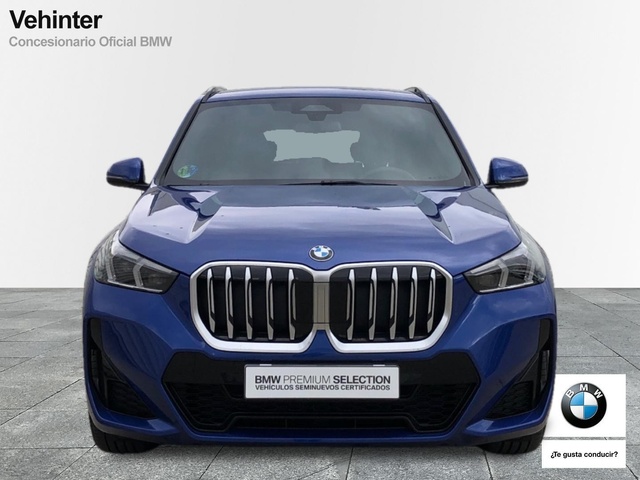 BMW X1 xDrive20d color Azul. Año 2024. 120KW(163CV). Diésel. En concesionario Momentum S.A. de Madrid