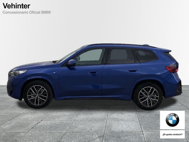 BMW X1 xDrive20d color Azul. Año 2024. 120KW(163CV). Diésel. En concesionario Momentum S.A. de Madrid