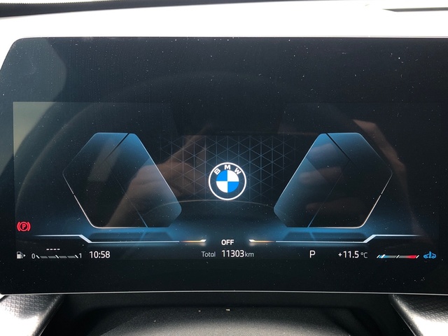 BMW X1 xDrive20d color Azul. Año 2024. 120KW(163CV). Diésel. En concesionario Momentum S.A. de Madrid