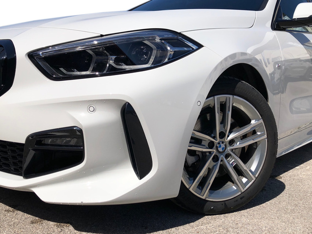 BMW Serie 1 118d color Blanco. Año 2024. 110KW(150CV). Diésel. En concesionario Vehinter Getafe de Madrid