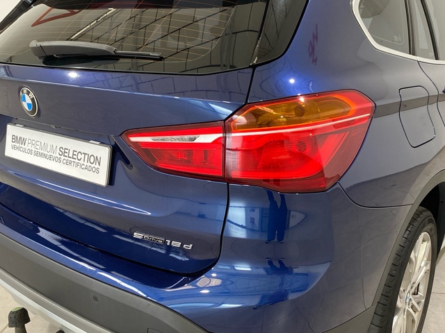 BMW X1 sDrive18d color Azul. Año 2018. 110KW(150CV). Diésel. En concesionario Burgocar (Bmw y Mini) de Burgos
