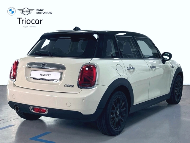 fotoG 3 del MINI MINI 5 Puertas Cooper 100 kW (136 CV) 136cv Gasolina del 2021 en Asturias