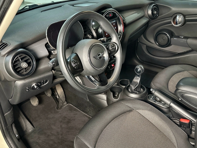 fotoG 13 del MINI MINI 5 Puertas Cooper 100 kW (136 CV) 136cv Gasolina del 2021 en Asturias