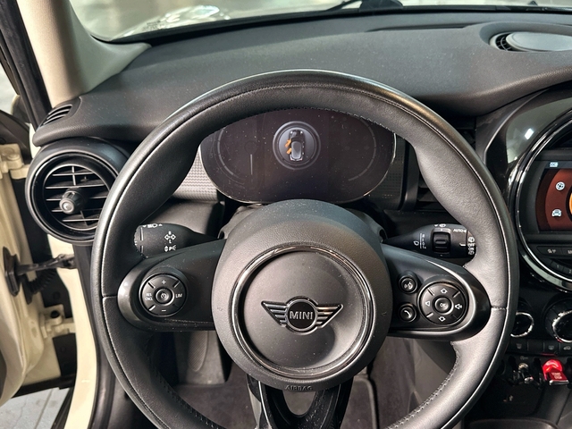 fotoG 14 del MINI MINI 5 Puertas Cooper 100 kW (136 CV) 136cv Gasolina del 2021 en Asturias