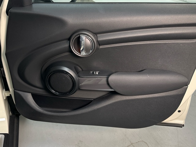 fotoG 17 del MINI MINI 5 Puertas Cooper 100 kW (136 CV) 136cv Gasolina del 2021 en Asturias