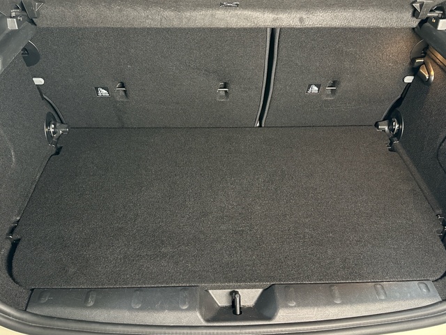 fotoG 18 del MINI MINI 5 Puertas Cooper 100 kW (136 CV) 136cv Gasolina del 2021 en Asturias