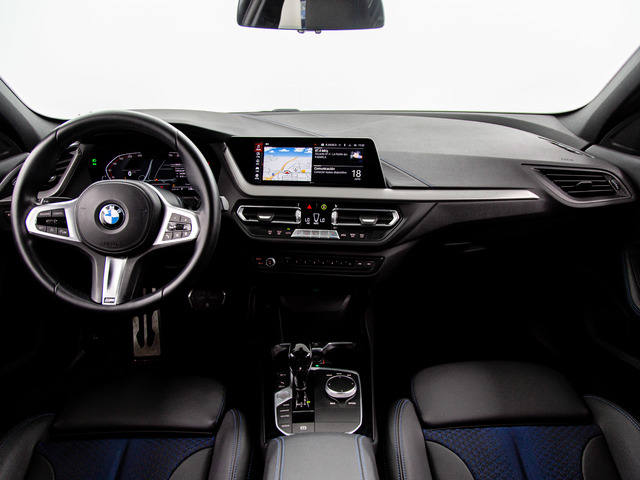 BMW Serie 1 118i color Blanco. Año 2021. 103KW(140CV). Gasolina. En concesionario Móvil Begar Alicante de Alicante