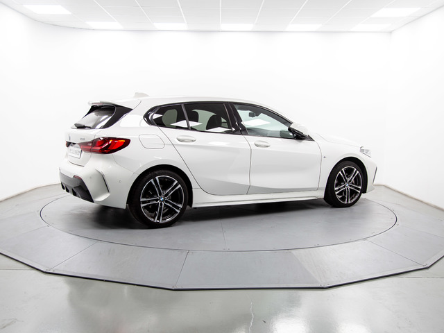 BMW Serie 1 118i color Blanco. Año 2021. 103KW(140CV). Gasolina. En concesionario Móvil Begar Alicante de Alicante