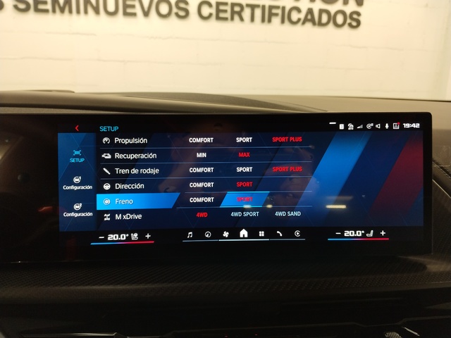 BMW XM 50e color Verde. Año 2025. 350KW(476CV). Híbrido Electro/Gasolina. En concesionario Autoberón de La Rioja