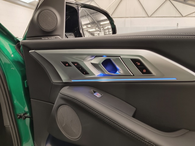 BMW XM 50e color Verde. Año 2025. 350KW(476CV). Híbrido Electro/Gasolina. En concesionario Autoberón de La Rioja