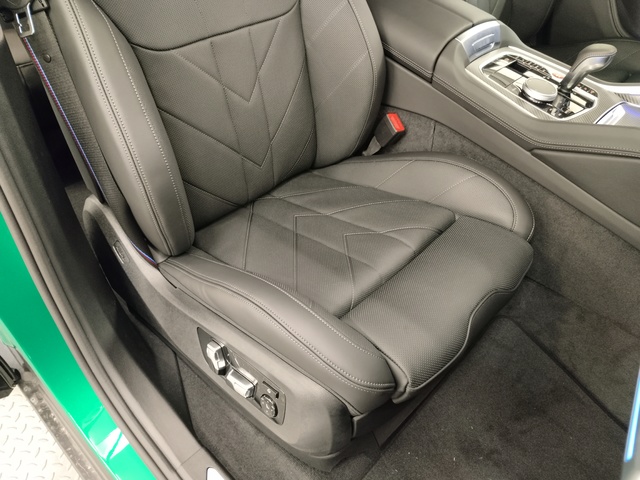 BMW XM 50e color Verde. Año 2025. 350KW(476CV). Híbrido Electro/Gasolina. En concesionario Autoberón de La Rioja