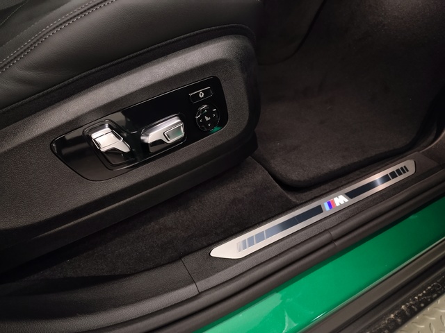 BMW XM 50e color Verde. Año 2025. 350KW(476CV). Híbrido Electro/Gasolina. En concesionario Autoberón de La Rioja