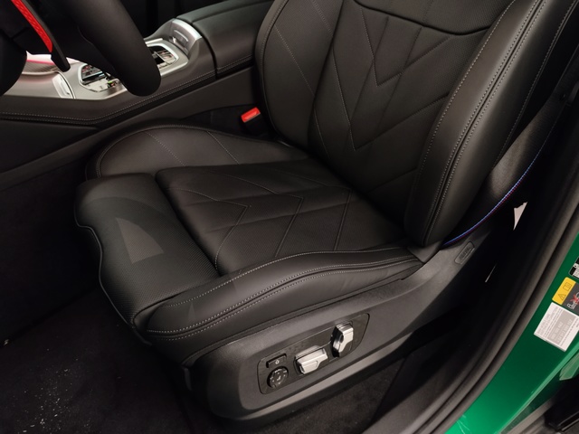 BMW XM 50e color Verde. Año 2025. 350KW(476CV). Híbrido Electro/Gasolina. En concesionario Autoberón de La Rioja