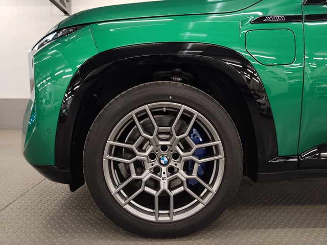 BMW XM 50e color Verde. Año 2025. 350KW(476CV). Híbrido Electro/Gasolina. En concesionario Autoberón de La Rioja