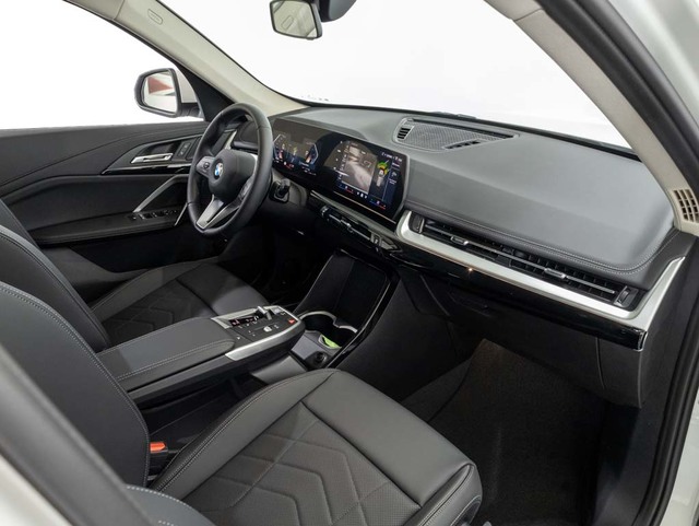 BMW X1 sDrive18d color Blanco. Año 2024. 110KW(150CV). Diésel. En concesionario Oliva Motor Girona de Girona