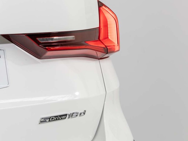 BMW X1 sDrive18d color Blanco. Año 2024. 110KW(150CV). Diésel. En concesionario Oliva Motor Girona de Girona