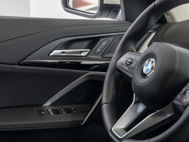 BMW X1 sDrive18d color Blanco. Año 2024. 110KW(150CV). Diésel. En concesionario Oliva Motor Girona de Girona