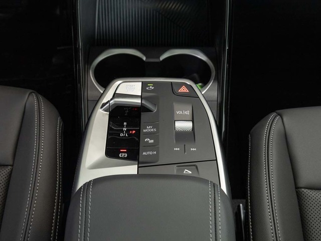 BMW X1 sDrive18d color Blanco. Año 2024. 110KW(150CV). Diésel. En concesionario Oliva Motor Girona de Girona