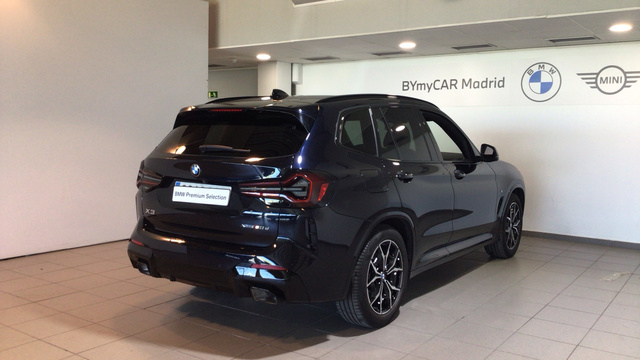 BMW X3 xDrive20d color Negro. Año 2022. 140KW(190CV). Diésel. En concesionario BYmyCAR Madrid - Alcalá de Madrid