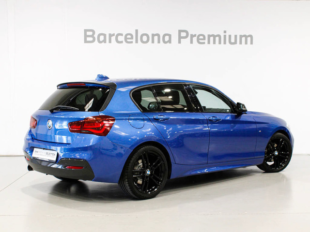 BMW Serie 1 118i color Azul. Año 2019. 100KW(136CV). Gasolina. En concesionario Barcelona Premium -- GRAN VIA de Barcelona