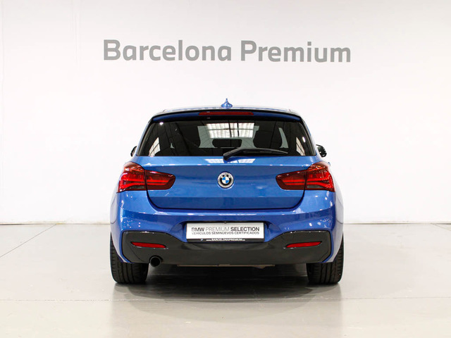 BMW Serie 1 118i color Azul. Año 2019. 100KW(136CV). Gasolina. En concesionario Barcelona Premium -- GRAN VIA de Barcelona